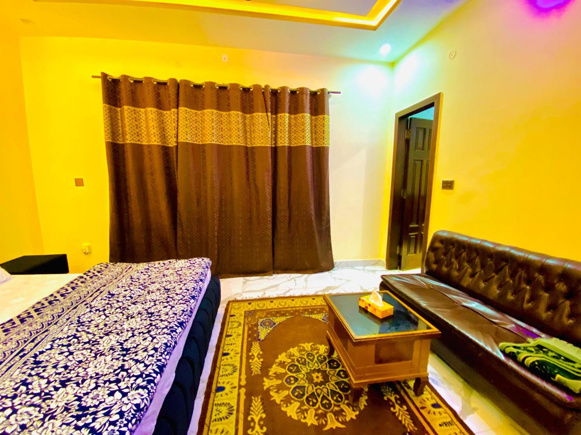 Moonlight Guest House Rawalpindi Dış mekan fotoğraf