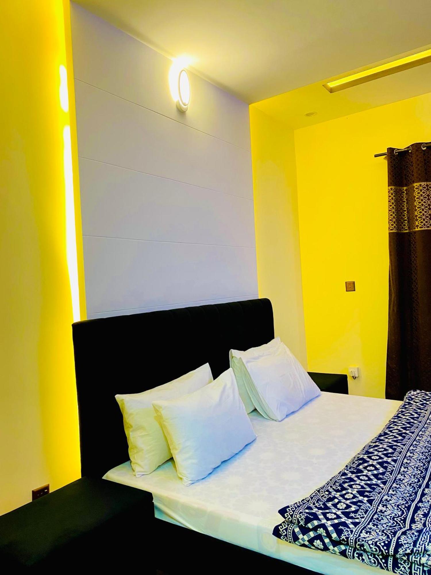 Moonlight Guest House Rawalpindi Dış mekan fotoğraf